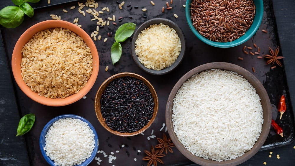خرید برنج اصل و مرغوب از فروشنده های معتبر؛ راهکار جلوگیری از کرم زدن برنج