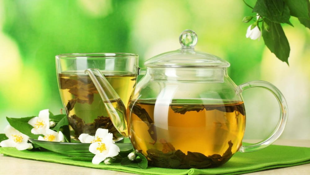 فواید چای سبز برای مردان به حدی زیاد است که شگفت‌زده می‌شوید با این حال مهم‌ترین خواص این چای طبیعی برای سلامتی آقایان شامل موارد زیر است:
کاهش خطر ابتلا به سرطان پروستات، لاغری، افزایش تستوسترون، سلامت قلب و عروق، افزایش انرژی و تقویت سیستم ایمنی.