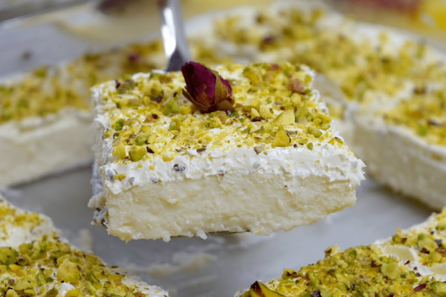 شیرینی لیالی، کی از محبوب ترین دسرهای لبنانی در ماه رمضان است که به سادگی در خانه تهیه می شود