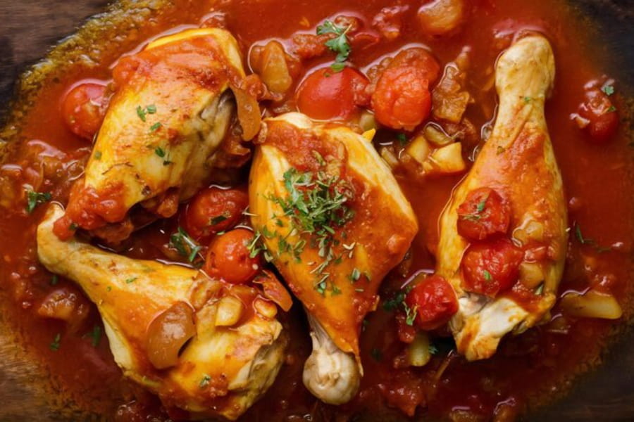 ترش کباب رشتی همراه با مرغ و گوجه