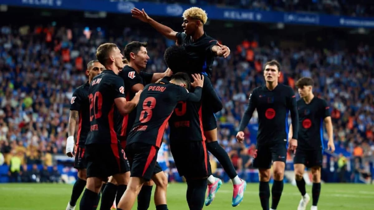 بارسلونا با پیروزی 2-0 مقابل اسپانیول قهرمان لالیگا شد