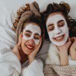 بهترین ماسک های خانگی برای روشن شدن پوست صورت با مواد طبیعی