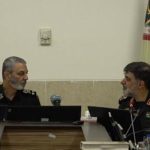 سرلشکر موسوی و سردار رادان در حال گفتگو.