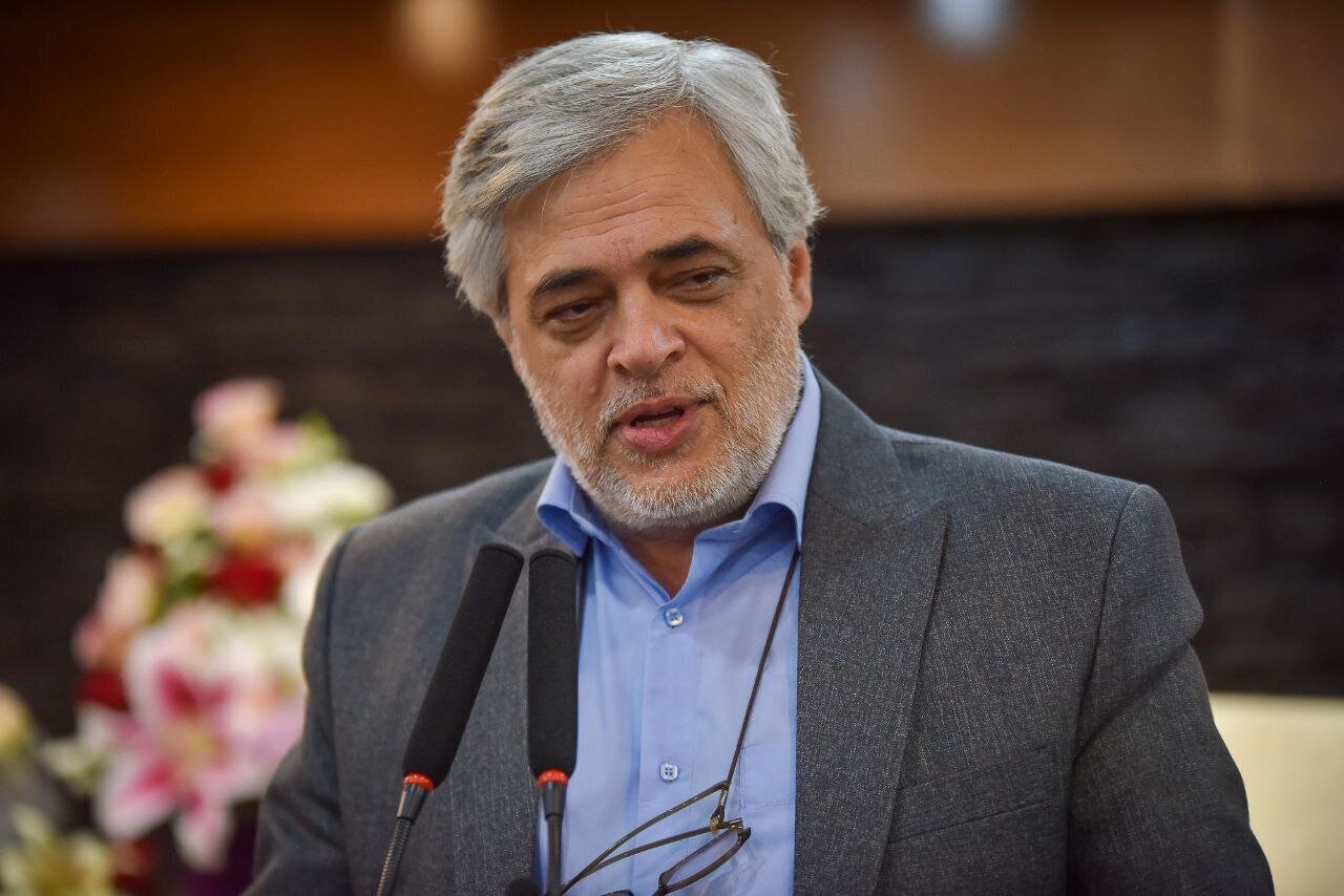 آقای قالیباف! شما هم مثل رئیس جمهور شجاعت دارید بگویید نمایندگان کار نمی‌کنند و پول می‌گیرند؟!