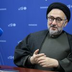 انتقاد روزنامه اصولگرا از محمدعلی ابطحی: پیشنهاد مذاکره پزشکیان با ترامپ در سفر به نیویورک ساده اندیشی است