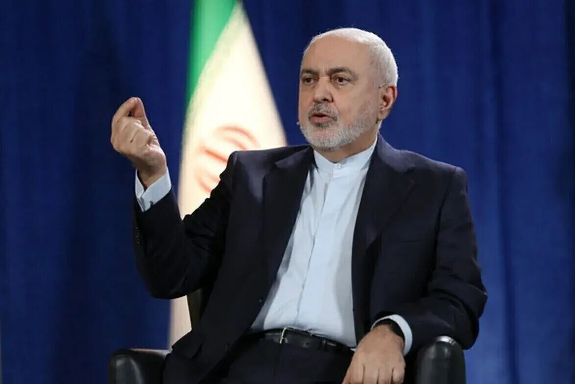 توصیف ظریف از توهم «حماقت آلود» آمریکا؛ اگر ایران می‌خواست بمب بسازد، تا کنون ساخته بود؛ دانش ایران را نمی توانید «بمباران» کنید