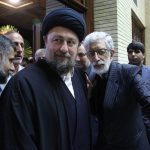 حضور کمال خرازی و مخبر و طائب و استقبال حدادعادل از سیدحسن خمینی ؛ گزارش تصویری از مراسم ختم مادر شهید حدادعادل