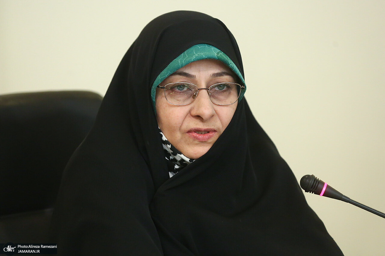 خزعلی: پدرم معتقد بودند نباید از آقای خاتمی پشتیبانی شود؛ سفارت انگلیس پول می‌داد تا کسانی روضه‌های خاصی بخوانند!