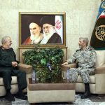 دیدار مهم فرماندهان کل سپاه و ارتش؛ سرلشکر حاتمی: کوچک‌ترین تعرض دشمن با پاسخ واحد و سریع سپاه و ارتش مواجه می‌شود؛ بر سر منافع ملی معامله نمی‌کنیم