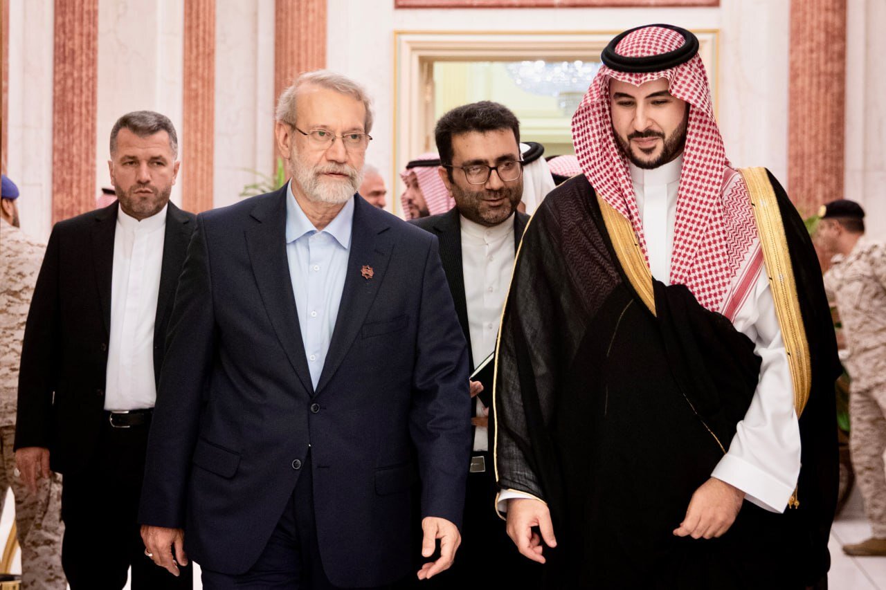 دیدار و گفتگوی علی لاریجانی با خالد بن‌سلمان آل‌سعود؛ وزیر دفاع عربستان و دبیر شورای عالی امنیت ملی چه تصمیمی درباره توافقات دو کشور در گذشته گرفتند؟