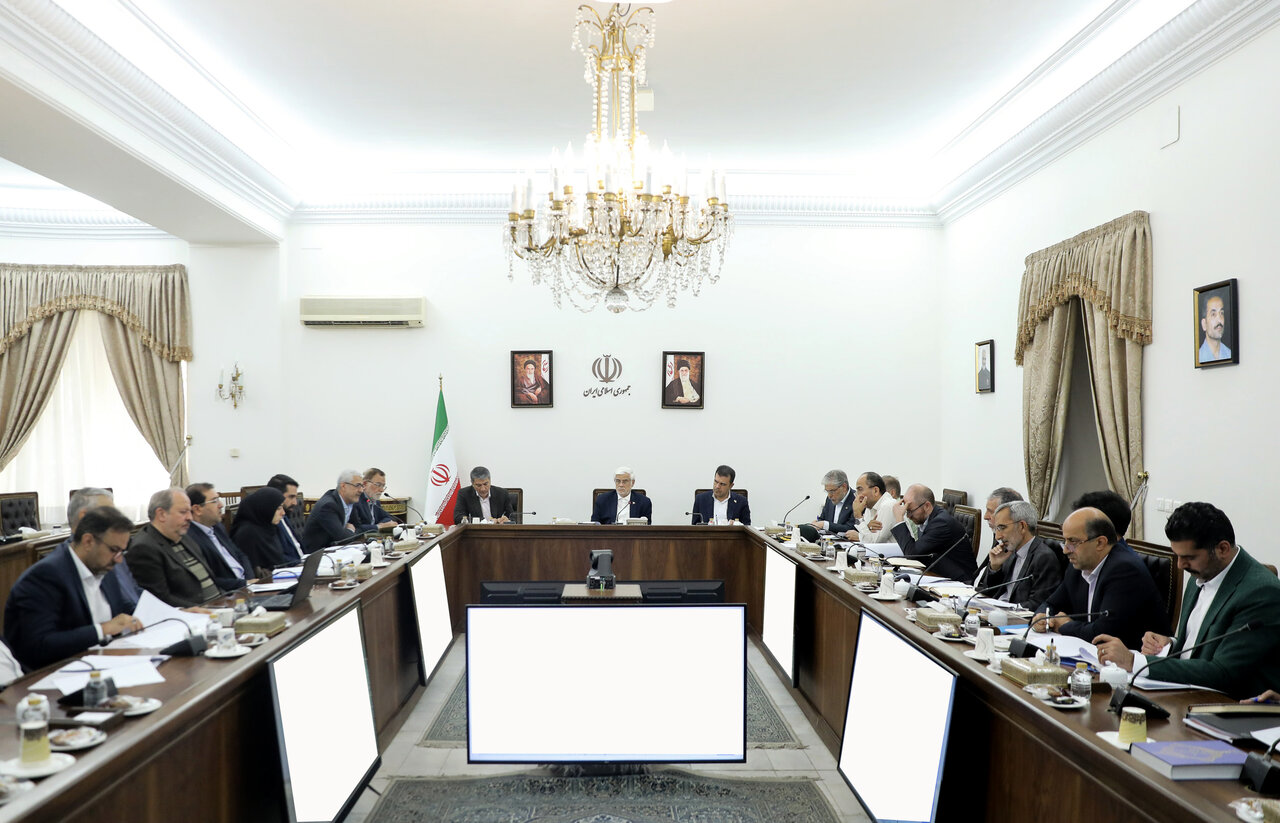 عارف: انشاء‌نویسی خوبی داریم ولی خوب عمل نمی‌کنیم؛ برنامه دولت جبران عقب‌ماندگی در حوزه فناوری‌های نوین است