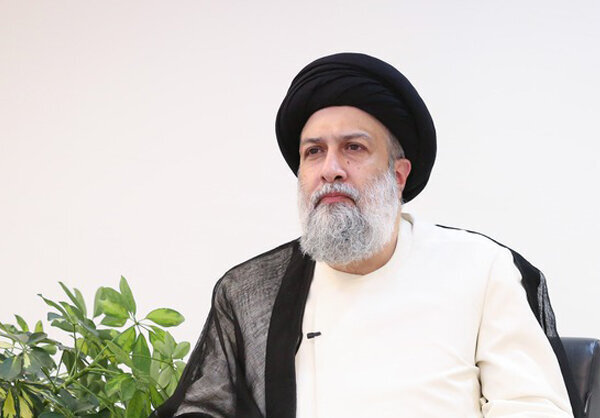 علوی تهرانی: از سال 75 به بعد شاهد افول سواد دینی مردم بوده‌ام؛ امروز از صد سوال، صد و ده سوال راجع به طلسم و خرافات است؛ والله این فاجعه است