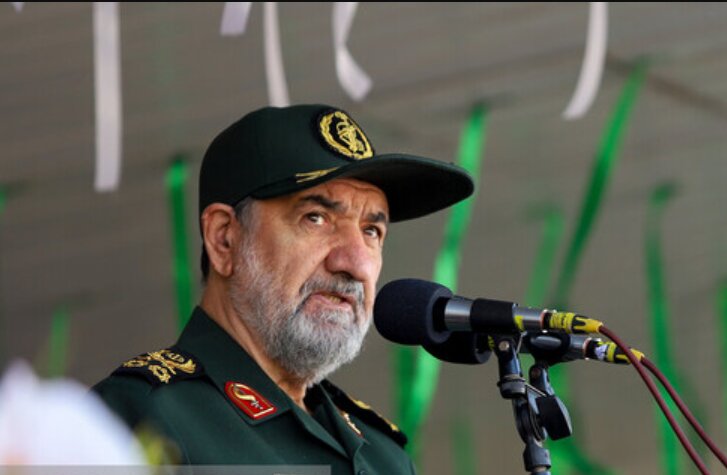 محسن رضایی: ۲۵ روز بعد از طوفان الاقصی نامه ای نوشتم که جنگ بزرگی آغاز شده؛ بعد از این نامه رهبری دستور تشکیل جلسه شورای امنیت دادند