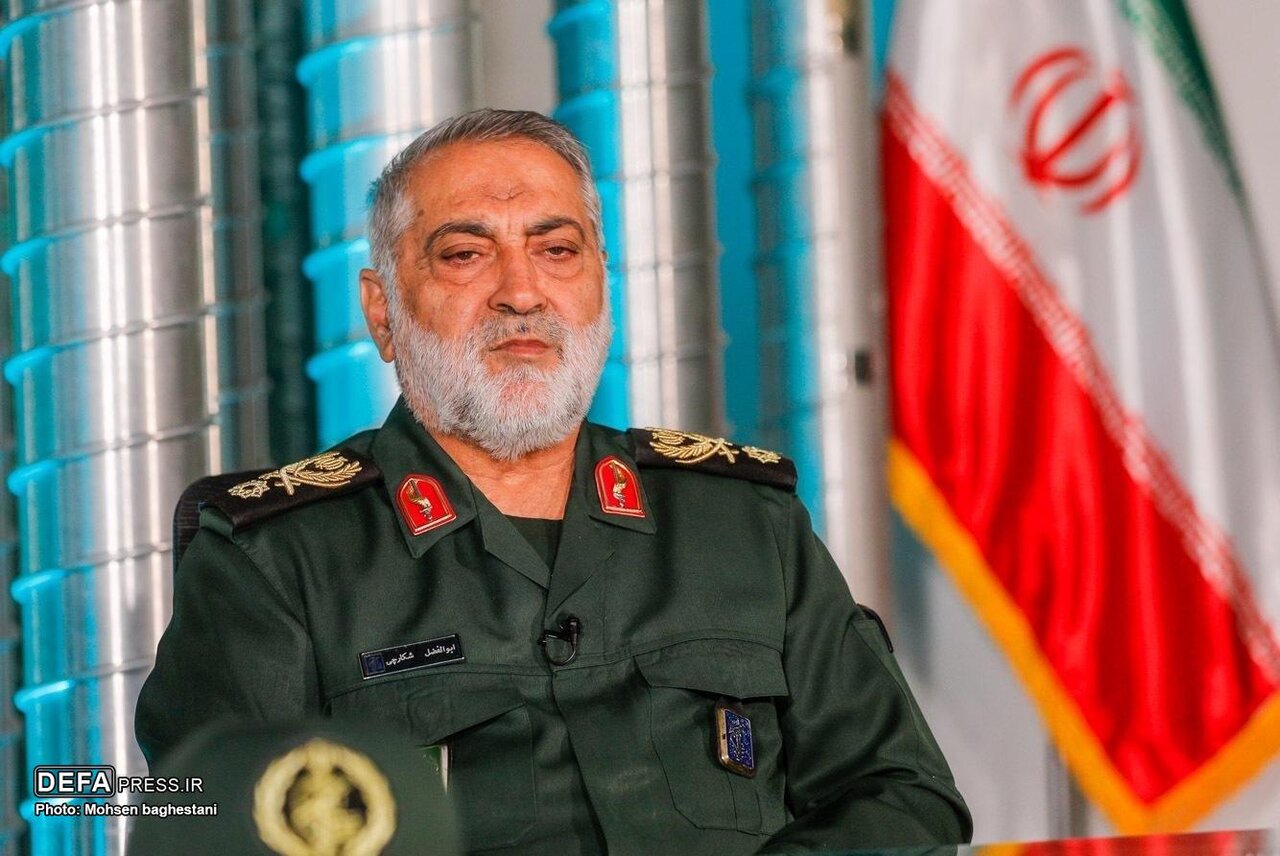 معاون فرهنگی ستادکل نیروهای مسلح: خزانه موشک‌های پدافندی ناتو در جنگ ۱۲ روزه خالی شد؛  این‌قدر قدرت داریم که اصلاً نیازی به هسته‌ای نظامی نداریم