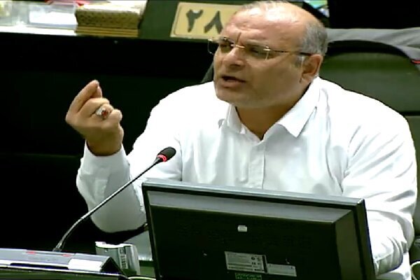 نماینده مجلس:  برخی با فعال شدن ماشه جنگ انتخاباتی شروع کردند؛ آقایان تصور نکنند می‌توانند از آب گل‌آلود ماهی بگیرند