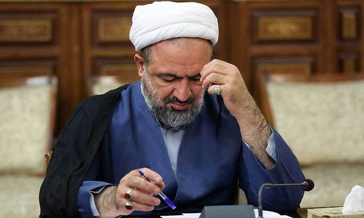 پاسخ رسایی به فضائلی؛ رهبری مذاکره با آمریکا را غیرشرافتمندانه اعلام کردند اما به دلیل اصرار برخی مقامات اجازه دادند؛ اگر دوره رئیسی ادامه داشت...