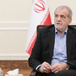 پزشکیان: عده‌ای می‌گویند اینها بلد نیستند؛ هر کس می‌تواند مشکلات را حل کند،‌ این گوی و این میدان؛ به جای تخریب نقد سازنده کنیم