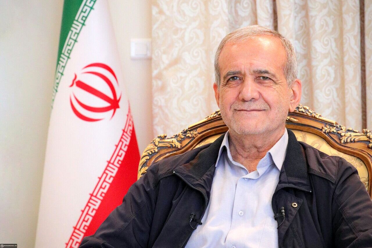 پزشکیان: چرا نباید بدون فروش نفت هم بتوانیم روی پای خود بایستیم؟؛ من آدم عجیب‌وغریبی نیستم؛ به پیر و پیغمبر قسم...