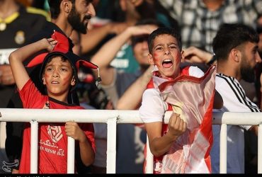 اعتراض هواداران پرسپولیس مسیر حرکت اتوبوس پرسپولیس را تغییر داد