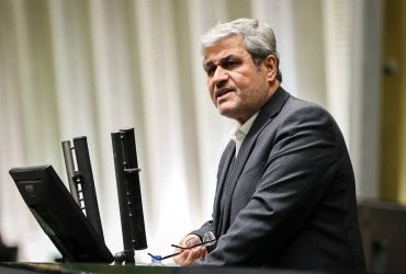 تاجگردون: مسئولیت تصمیمات ارزی دولت فقط به گردن بانک مرکزی نیست؛ همه کسانی که در دولت حضور دارند نسبت به تصمیمات آن مسئول هستند