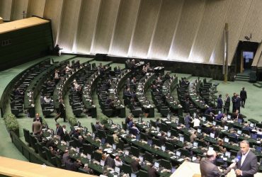 تذکر یک نماینده برای پیگیری غرامت جنگ از عراق؛ وزیران دولت چه تذکرهایی از نمایندگان گرفتند؟