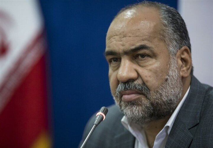 حمله تند صباغیان به وزیر آموزش و پرورش؛ آقای کاظمی همکاران شما در اسنپ و آژانس هستند، احوالی از آن‌ها بگیرید!