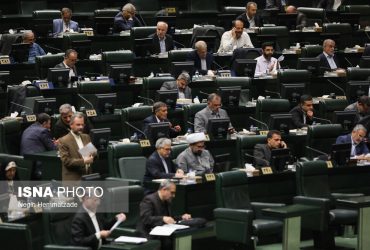 درخواست یک نماینده مجلس از پزشکیان و سران دو قوه درباره قانون حجاب؛ آریالای پزشکیان؛ نباید اجازه دهید ناموس ما اینگونه در کشور وارد عرصه تبرج شود